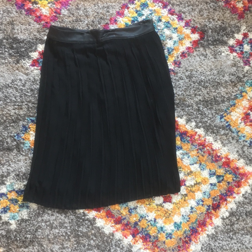 Target brand black pleated skirt
